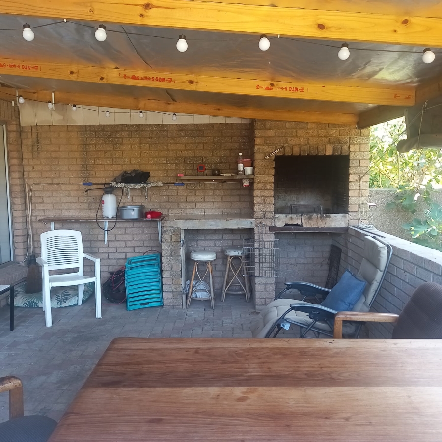 4 Bedroom Property for Sale in Klein Brak Western Cape